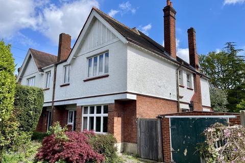 Hare Lane, Esher 6 bed semi