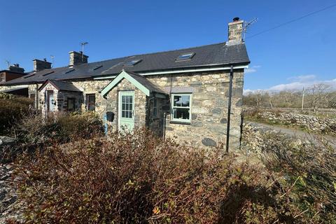 Mynydd Glas, Garndolbenmaen 2 bed end of terrace house for sale