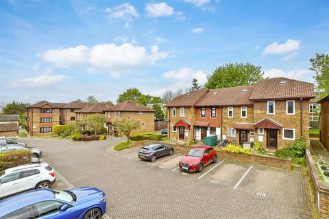 Alvia Gardens, Sutton, Surrey 2 bed end of terrace house for sale