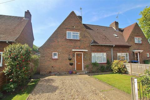 Oak Tree Road, Woking GU21 2 bed semi