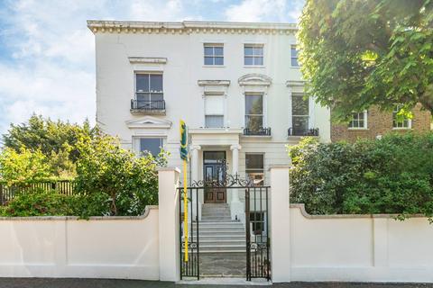 Spring Terrace, Richmond, TW9 2 bed flat for sale