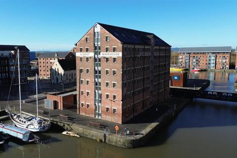 Albert Warehouse, Gloucester Docks 2 bed apartment for sale