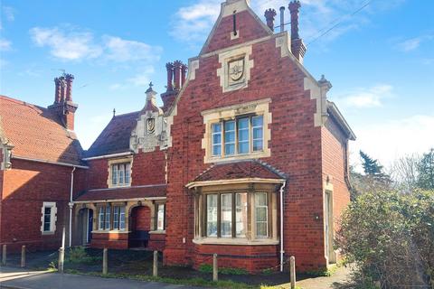 South Parade, Spalding, Lincolnshire 1 bed end of terrace house for sale