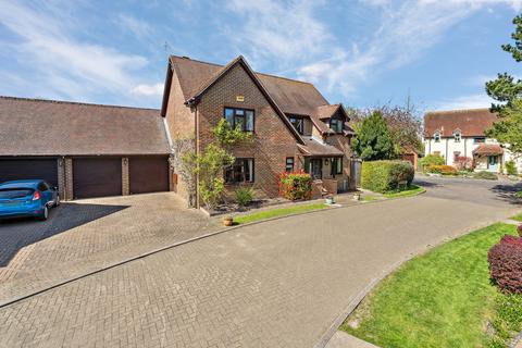Long Wall, Buckinghamshire HP17 4 bed detached house for sale