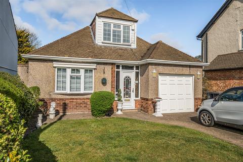 St. Johns Road, Petts Wood 3 bed detached bungalow for sale