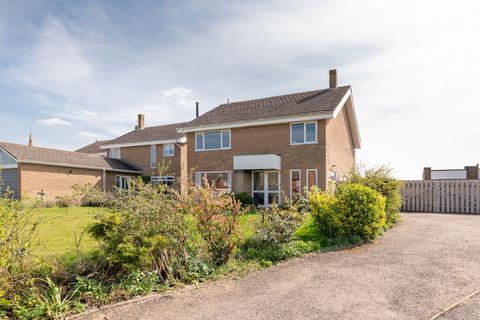 Hillside Close, Huntingdon PE28 4 bed detached house for sale
