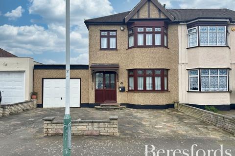 Norman Road, Hornchurch, RM11 3 bed end of terrace house for sale