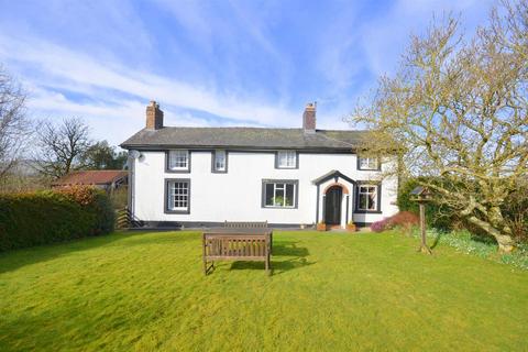 Oakley Park, Llanidloes 3 bed detached house for sale
