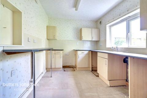 Third Avenue, Kidsgrove ST7 1BY 3 bed semi