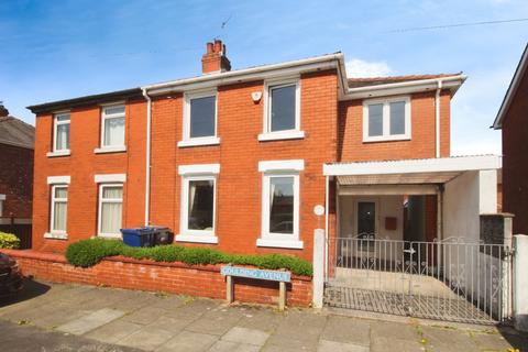 Goulding Avenue, Lancashire PR25 4 bed semi