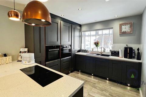The Grove, Oldham OL2 3 bed semi