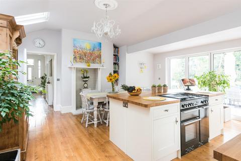 Granville Road, Sevenoaks TN13 9 bed semi