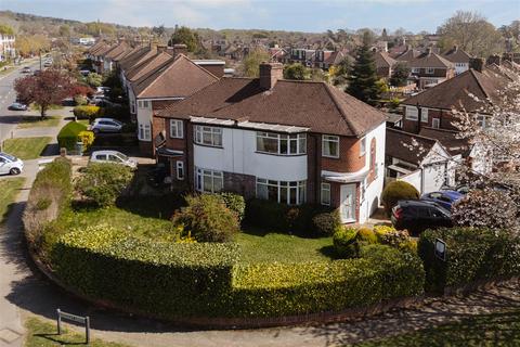 Kingsley Grove, Reigate 3 bed semi