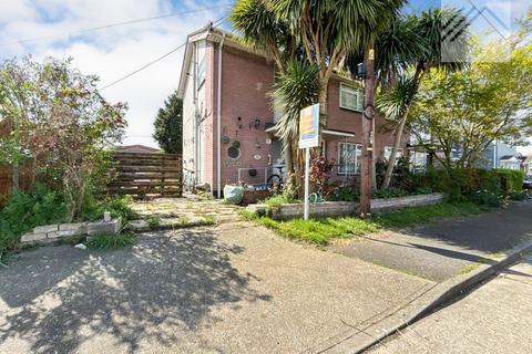 Newlands Road, Canvey Island 3 bed semi