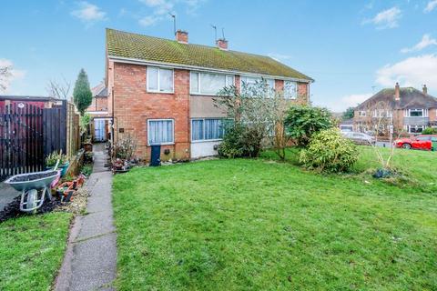21 Hillside Close, Walsall, WS8 7AB 2 bed maisonette for sale