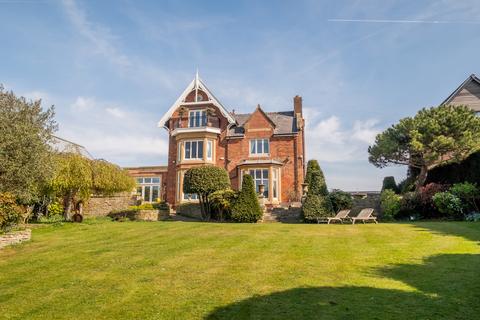 Clifton Drive, Lytham, FY8 5 bed detached house for sale