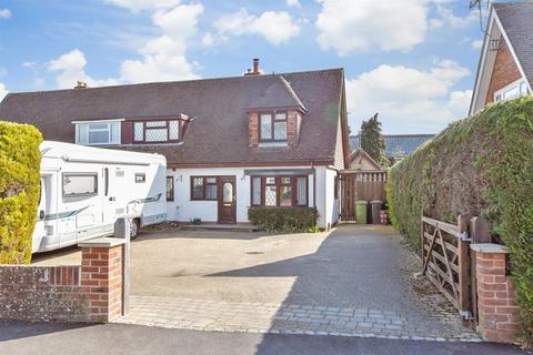 Buckingham Road, Petersfield, Hampshire 3 bed semi