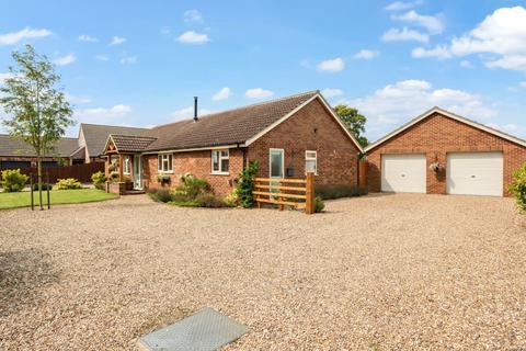 West End, Walcott, Lincoln... 3 bed detached bungalow for sale