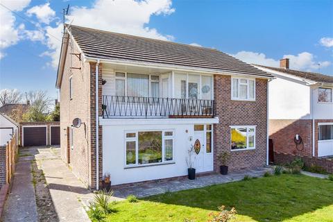 Alinora Avenue, Goring By Sea... 2 bed flat for sale