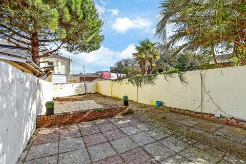 Avenue Road, Sandown, Isle of Wight 3 bed semi