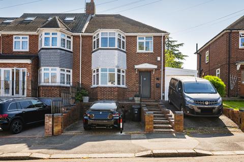 Dovedale Avenue, Ilford, IG5 3 bed semi