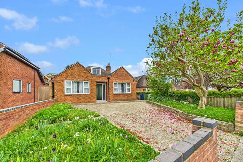 Princes Risborough HP27 2 bed detached bungalow for sale