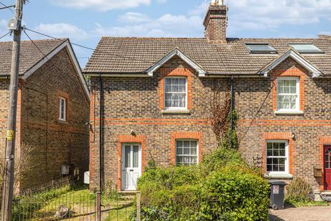 Ifield Road, Horley RH6 3 bed semi