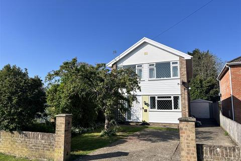 Parklands Avenue, Cowes 3 bed detached house for sale