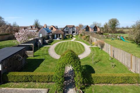 Manns Hill, Bossingham, Canterbury 5 bed detached house for sale