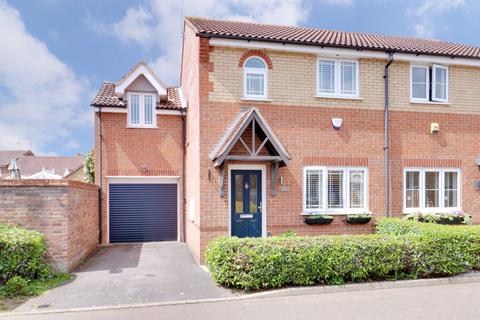 Birch Crescent, South Ockendon RM15 2 bed semi