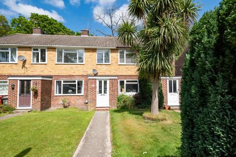 Yateley GU46 3 bed terraced house for sale