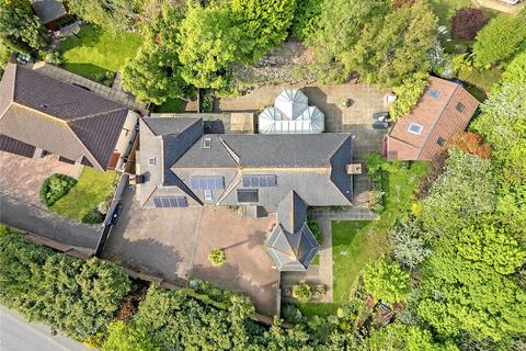 Broadoaks Crescent, Braintree, CM7 8 bed detached house for sale
