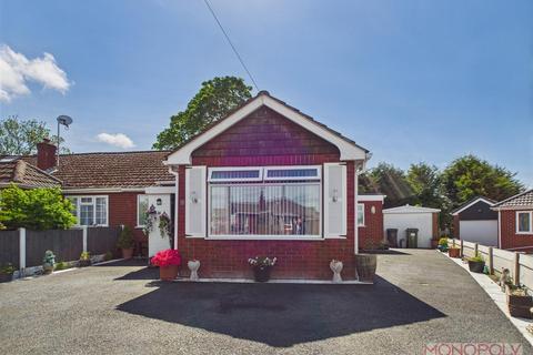Balmoral Close, Wrexham 3 bed semi