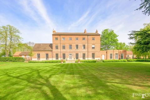 Hougham 12 bed detached house for sale