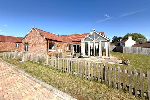 Leavesly Gardens, Harby Lane, Stathern 3 bed detached bungalow for sale