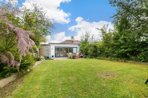 Graystone Road, Whitstable, Kent 3 bed semi