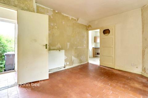 William Road, Kidsgrove, ST7 4BT 2 bed semi