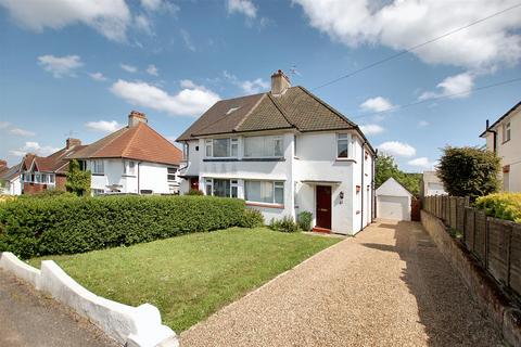 Deakin Leas, Tonbridge 3 bed semi