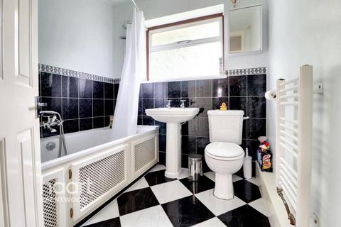 Elmtree Avenue, Brentwood 3 bed detached bungalow for sale
