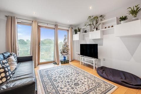 Latitude Apartments, 3 Fairfield... 2 bed flat for sale