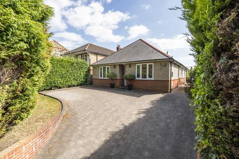 Lowford Hill, Bursledon, Southampton... 3 bed detached bungalow for sale
