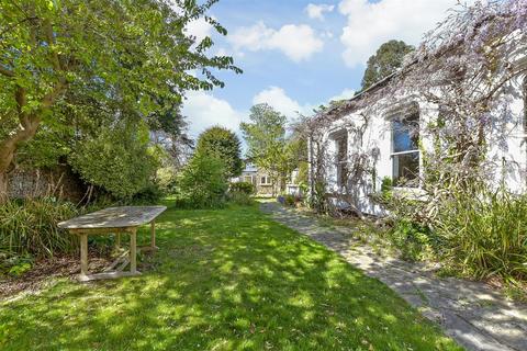 Vicarage Street, St. Peters... 4 bed semi