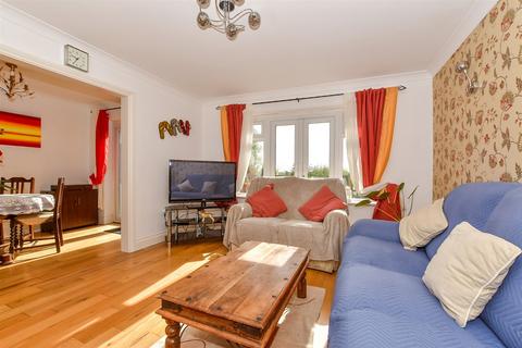 Robin Hood Lane, Lydd TN29 3 bed link detached house