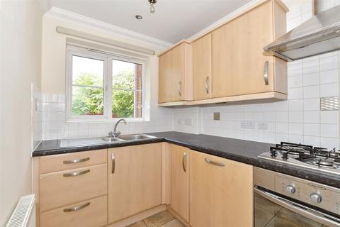Meadowgate, Horsham RH12 2 bed ground floor flat for sale