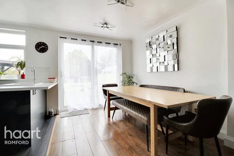 Gorseway, Romford, RM7 0SA 5 bed end of terrace house for sale