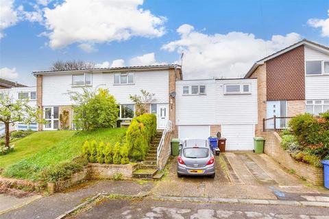Stonebridge Way, Faversham ME13 4 bed terraced house for sale