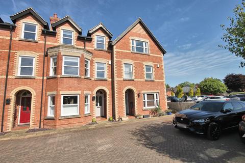 Bexton Road, Knutsford 3 bed semi