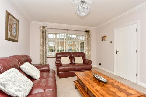 St. Francis Avenue, Gravesend DA12 3 bed detached house for sale