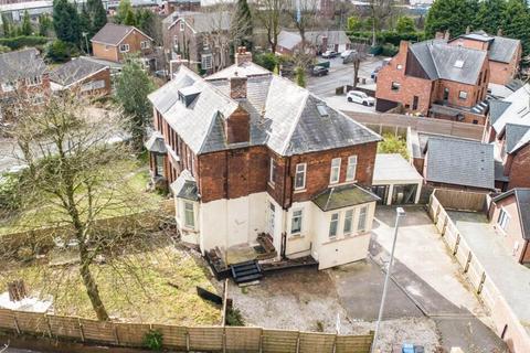 Monton Road, Eccles 6 bed semi