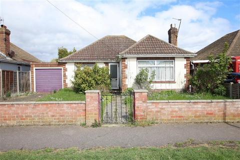 Spenser Way, Clacton on Sea 2 bed detached bungalow for sale